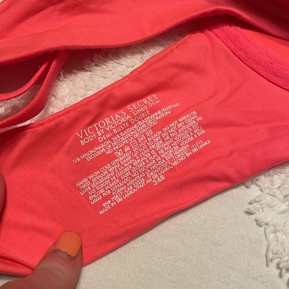 Victoria’s Secret “Body by Victoria” Bra - Picture 4 of 4